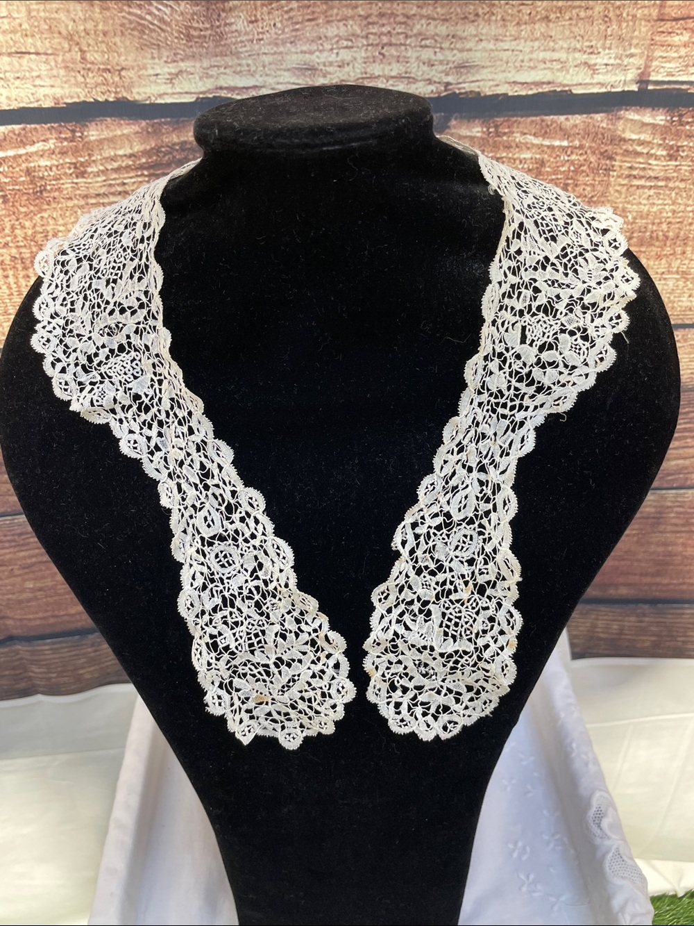 Vintage 1860’s Deron Guipure lace collar
